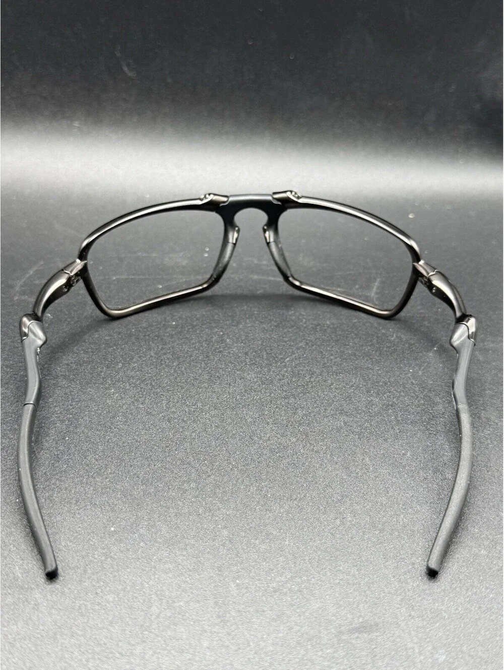 Oakley Badman Dark Carbon Frame